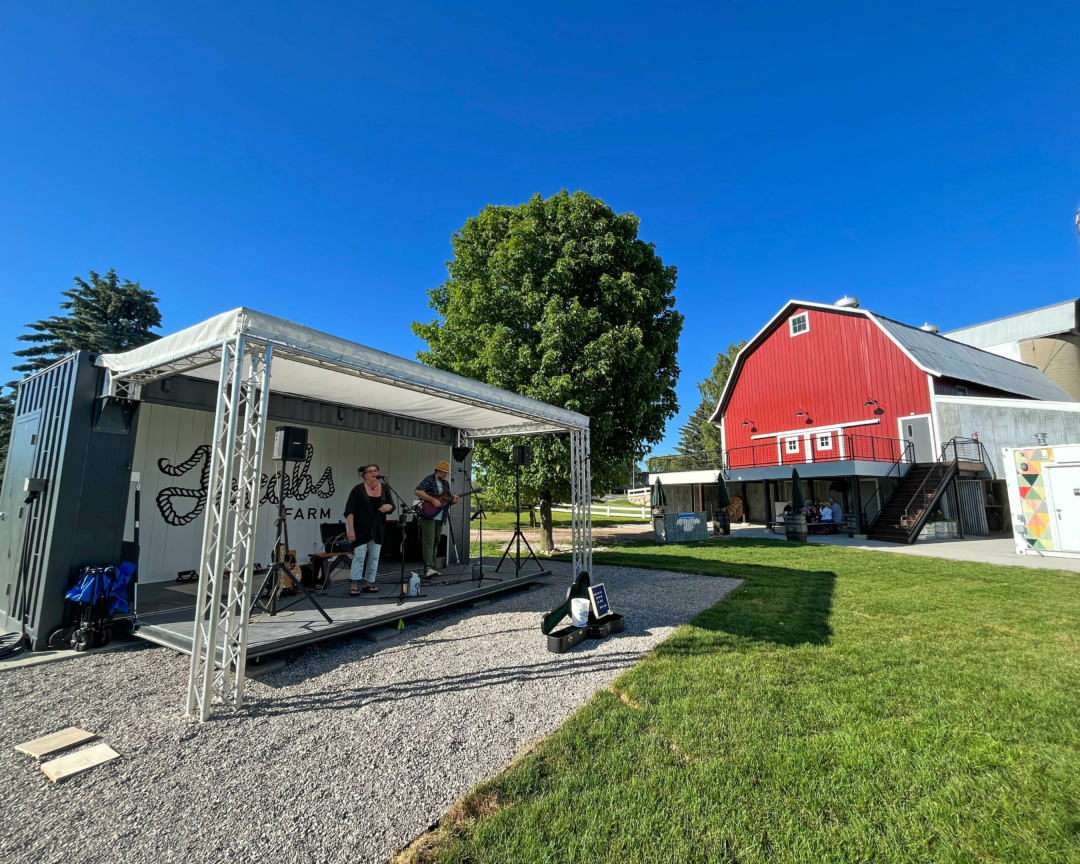 Jacob's Farm Custom Stage