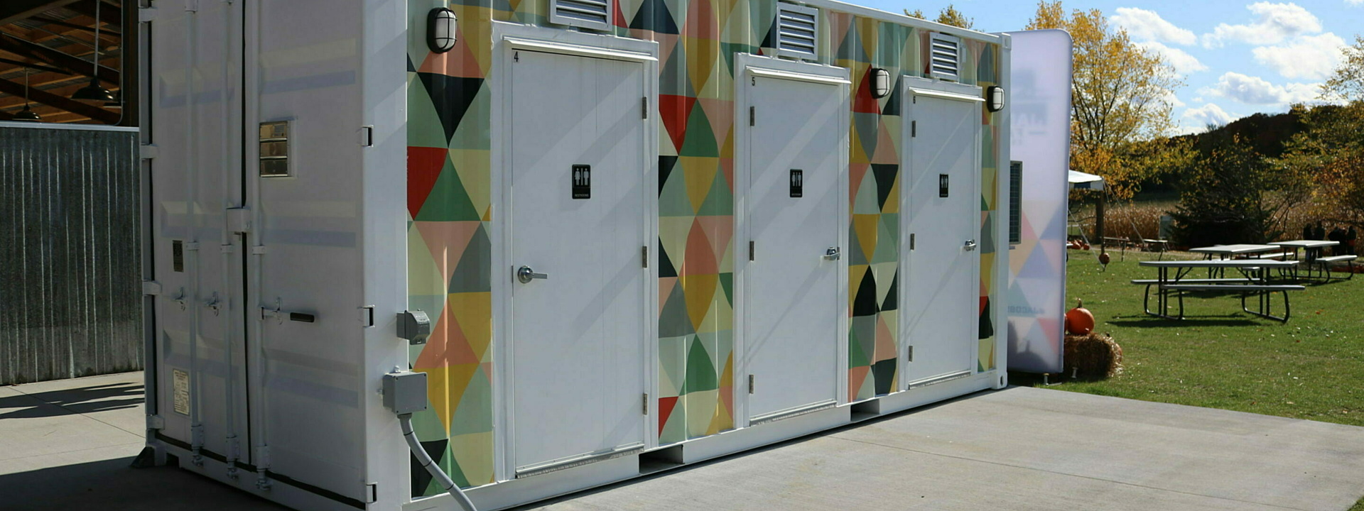 Box Pop Jacobs Corn Maze Mobile Restroom 13 2880x1800