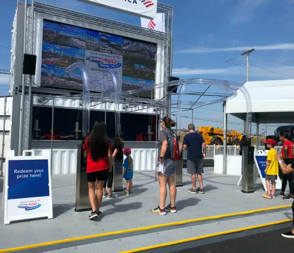 Octagon Roval 400 BoxPop® activation